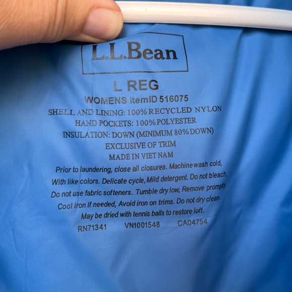 L.L. Bean Women's Boundless Down Puffer Vest - Picture 4 of 4